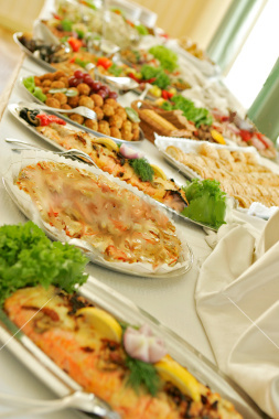 What Main Dishes To Serve At A Pre-Wedding Party